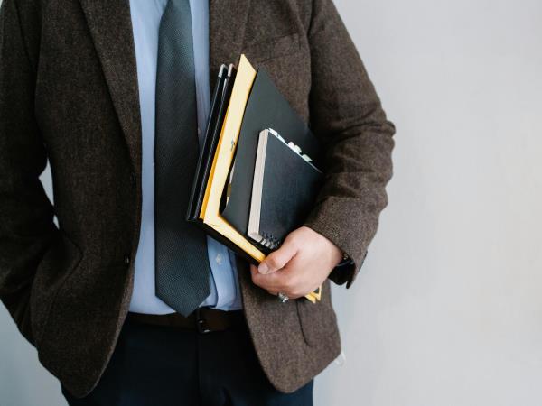 jurist met documenten